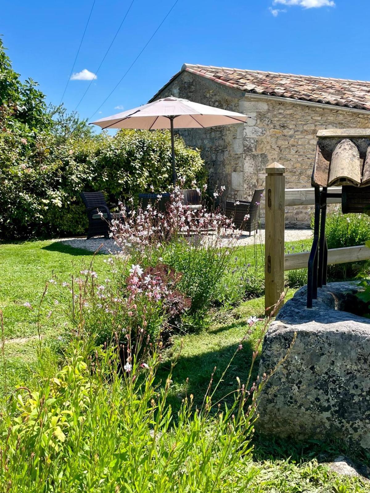 Girauderies Chambres D'Hotes/B+B Floirac  Luaran gambar